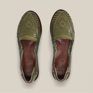 ESPIRITU Green Classic Huarache Flat, Size 6 Women